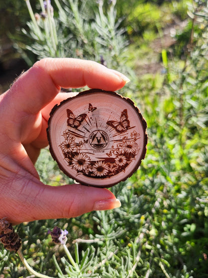 Butterfly Meadow wood medallion natural grain detail