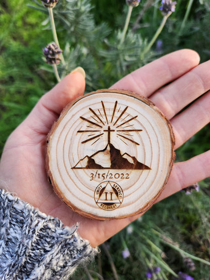 Faith on a Mountaintop wood medallion natural grain detail