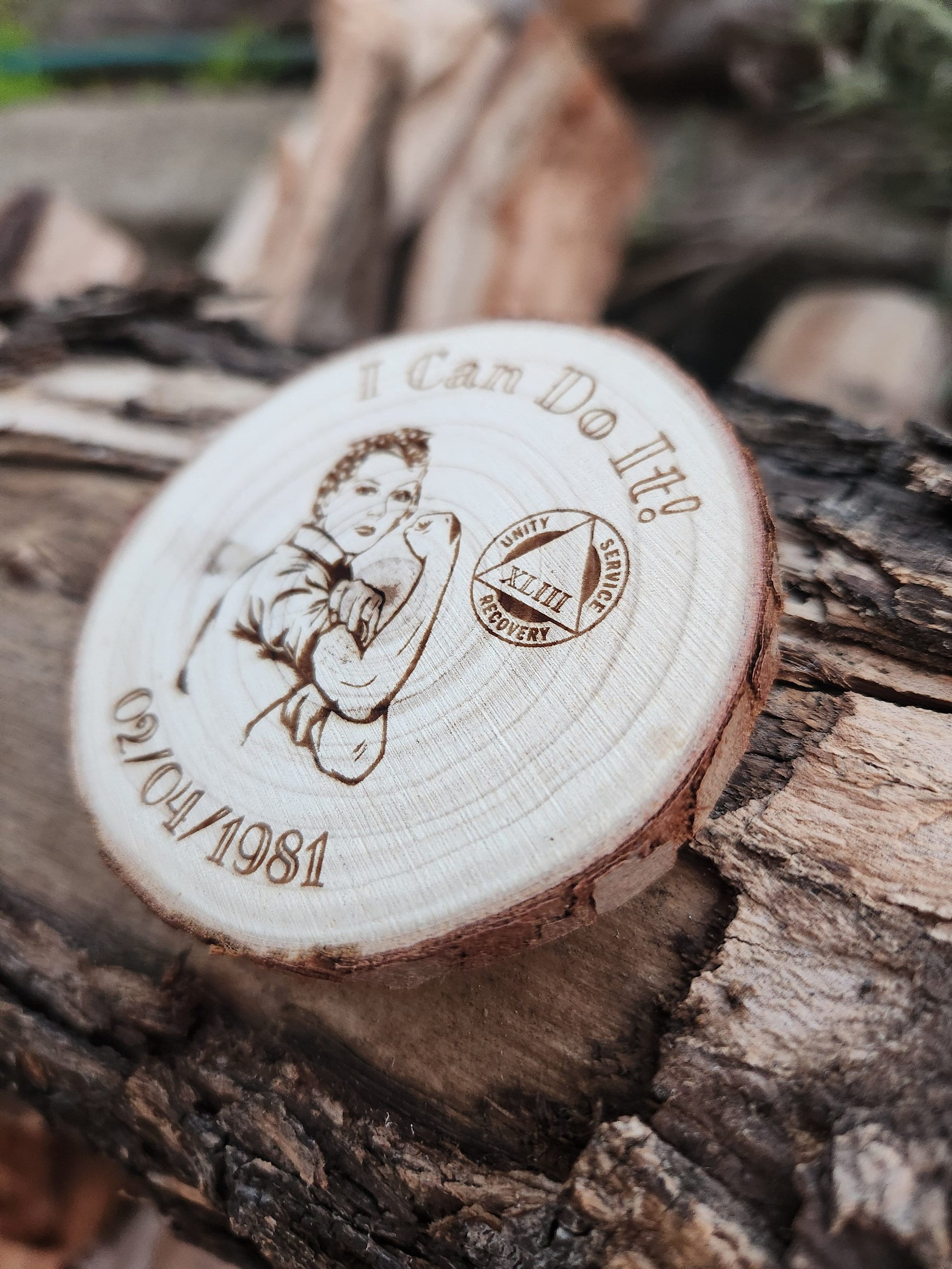 Rosie the Riveter I Can Do It wood medallion natural grain detail