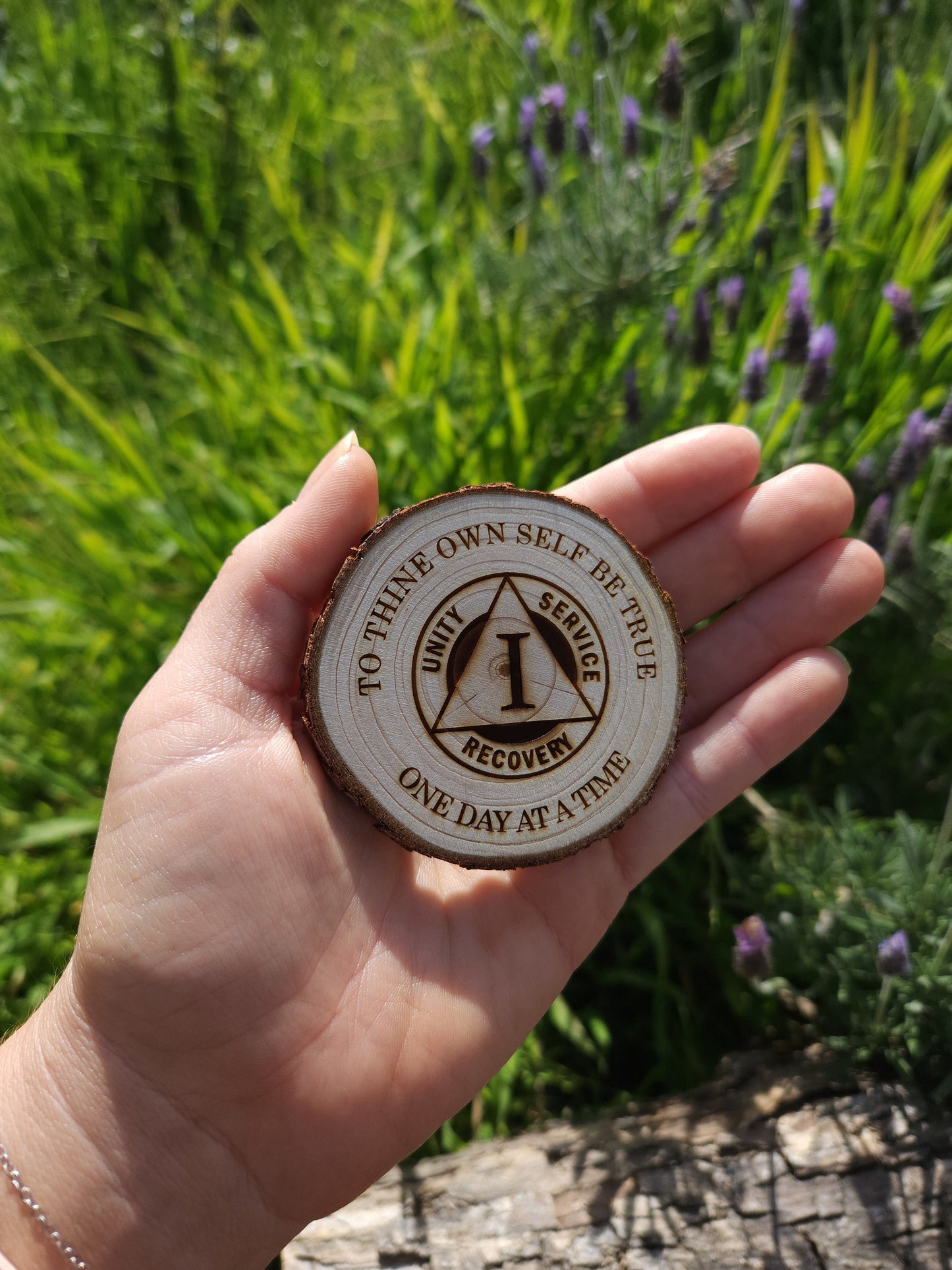 The Traditional wood medallion natural grain detail