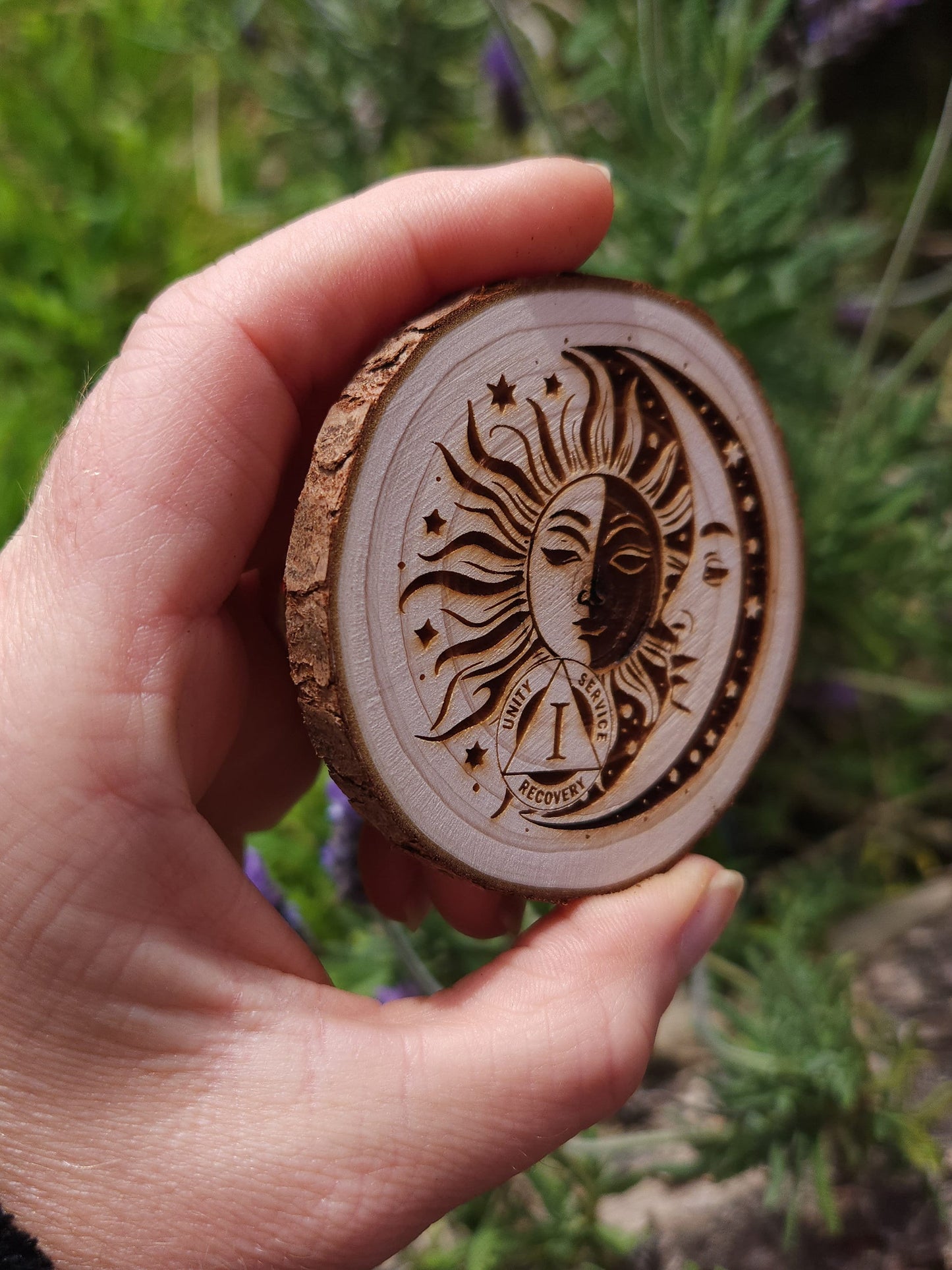 Sunshine & Moonbeams wood medallion natural grain detail