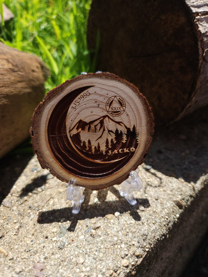 Mountain Moon wood medallion natural grain detail