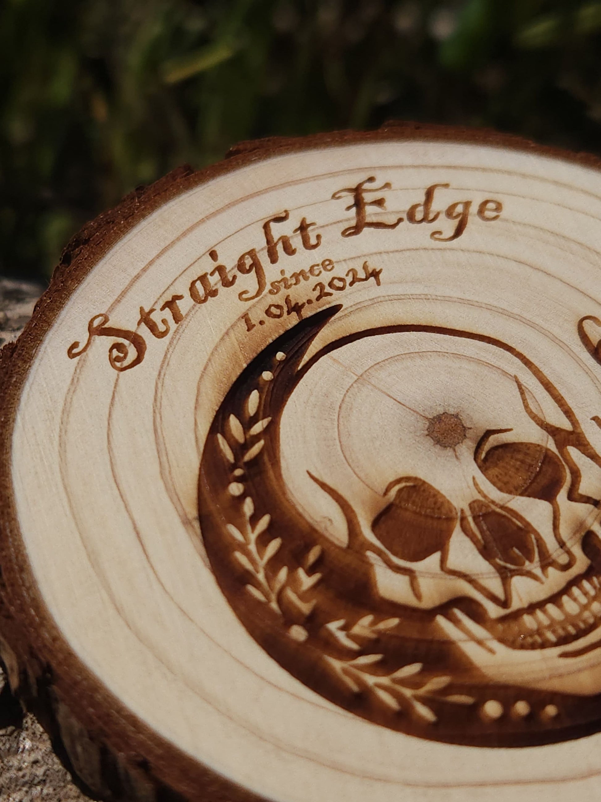 Straight Edge Skull personalized AA sobriety medallion front view