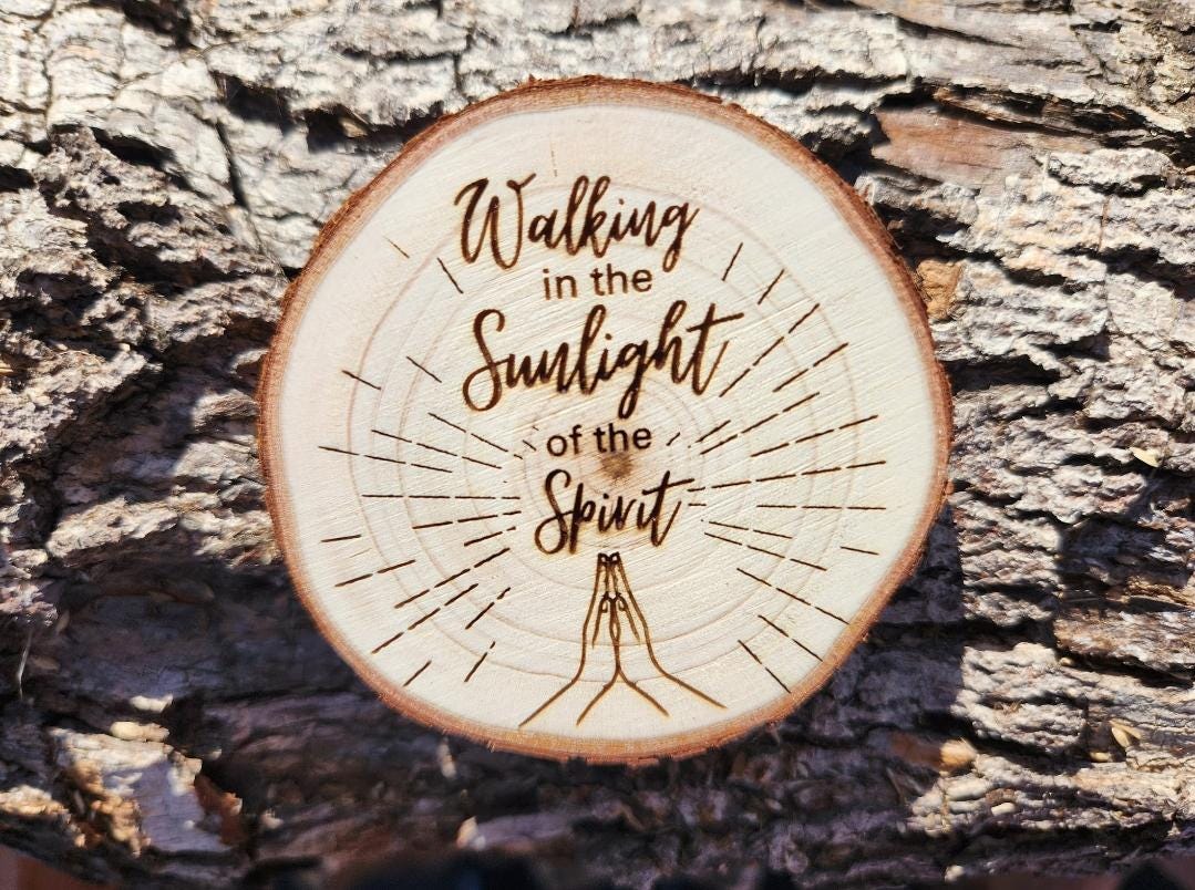 Ladybug Sunflower wood medallion natural grain detail