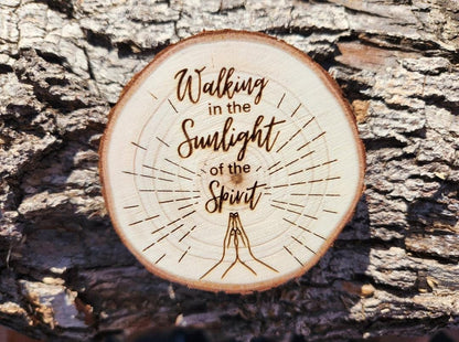 Ladybug Sunflower wood medallion natural grain detail